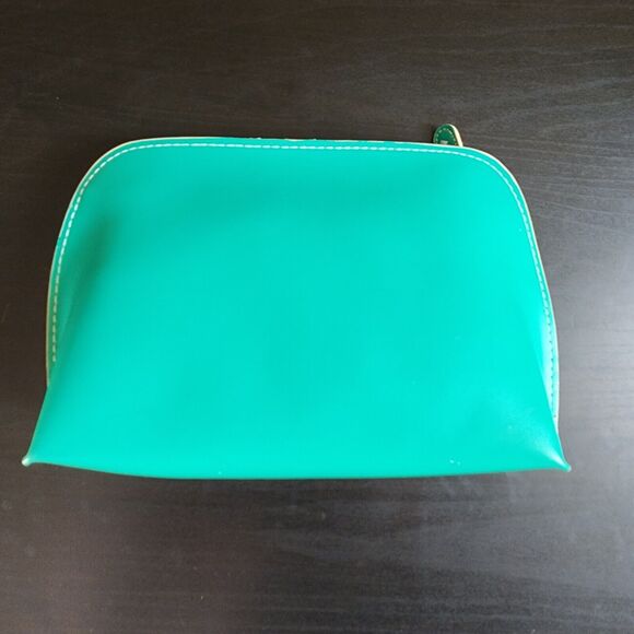 RARE Vintage DELTA Amenity Travel Kit Green Business Class Delta One - Picture 3 of 4